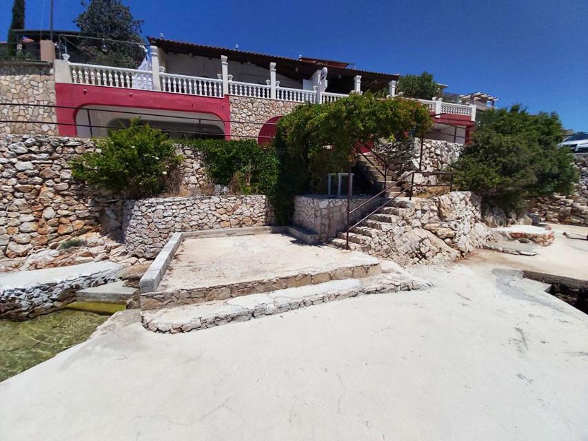 Apartments Carmen Vinišće Eksteriør billede