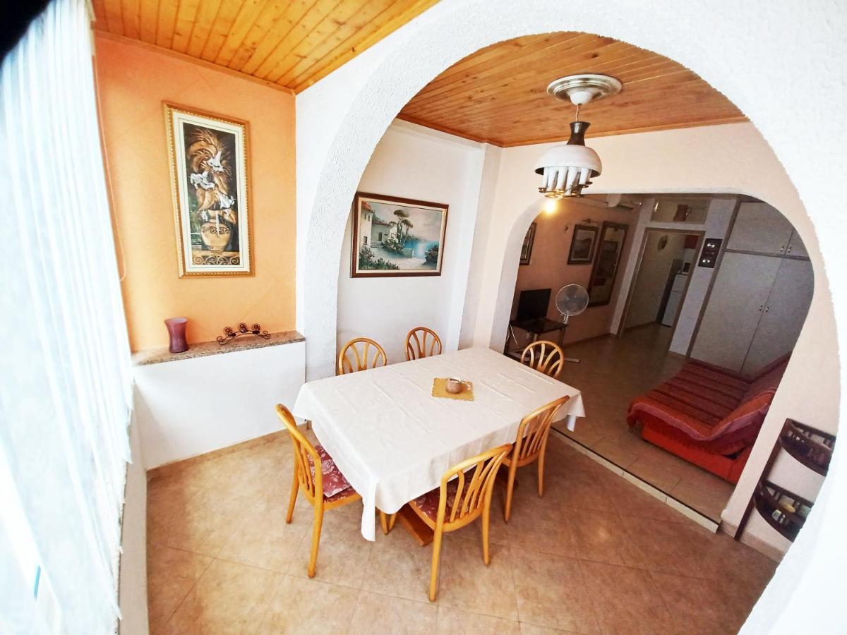 Apartments Carmen Vinišće Eksteriør billede