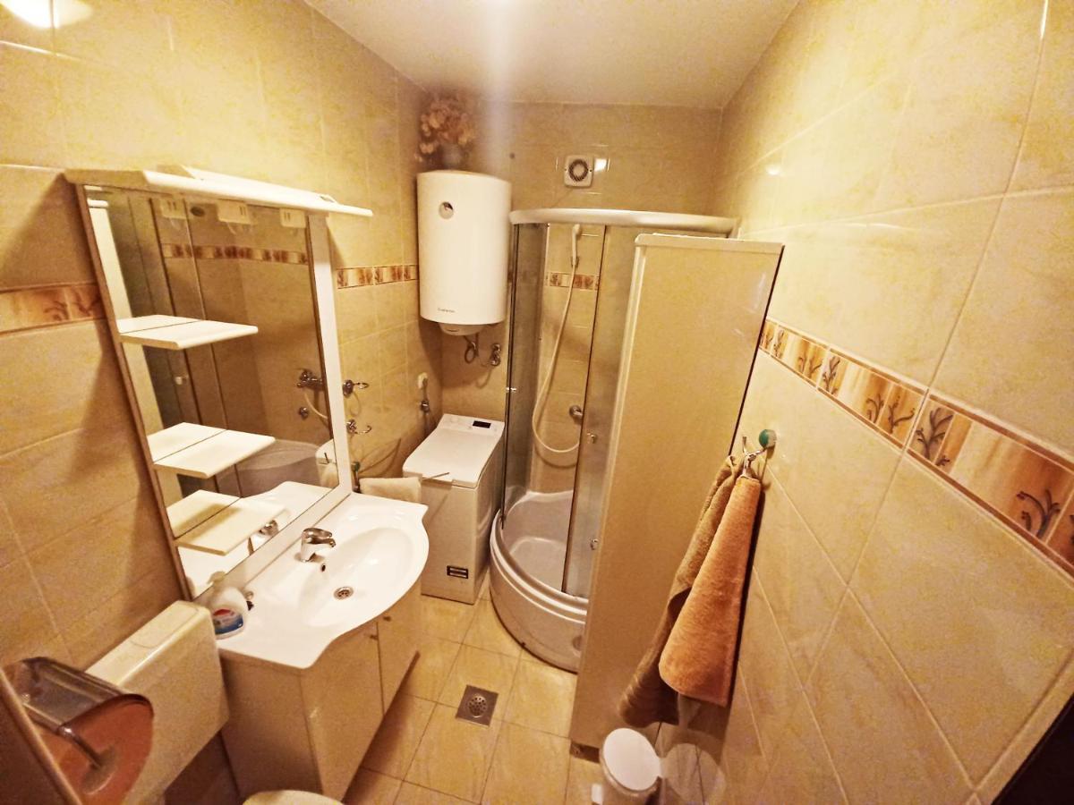 Apartments Carmen Vinišće Eksteriør billede