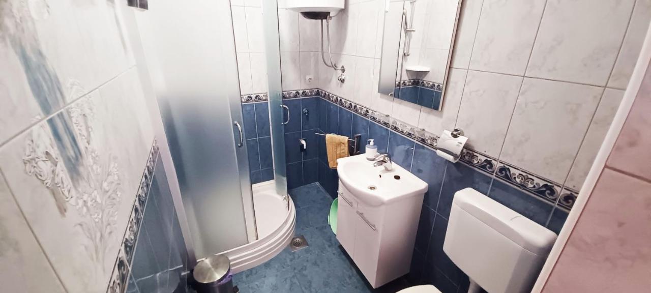 Apartments Carmen Vinišće Eksteriør billede