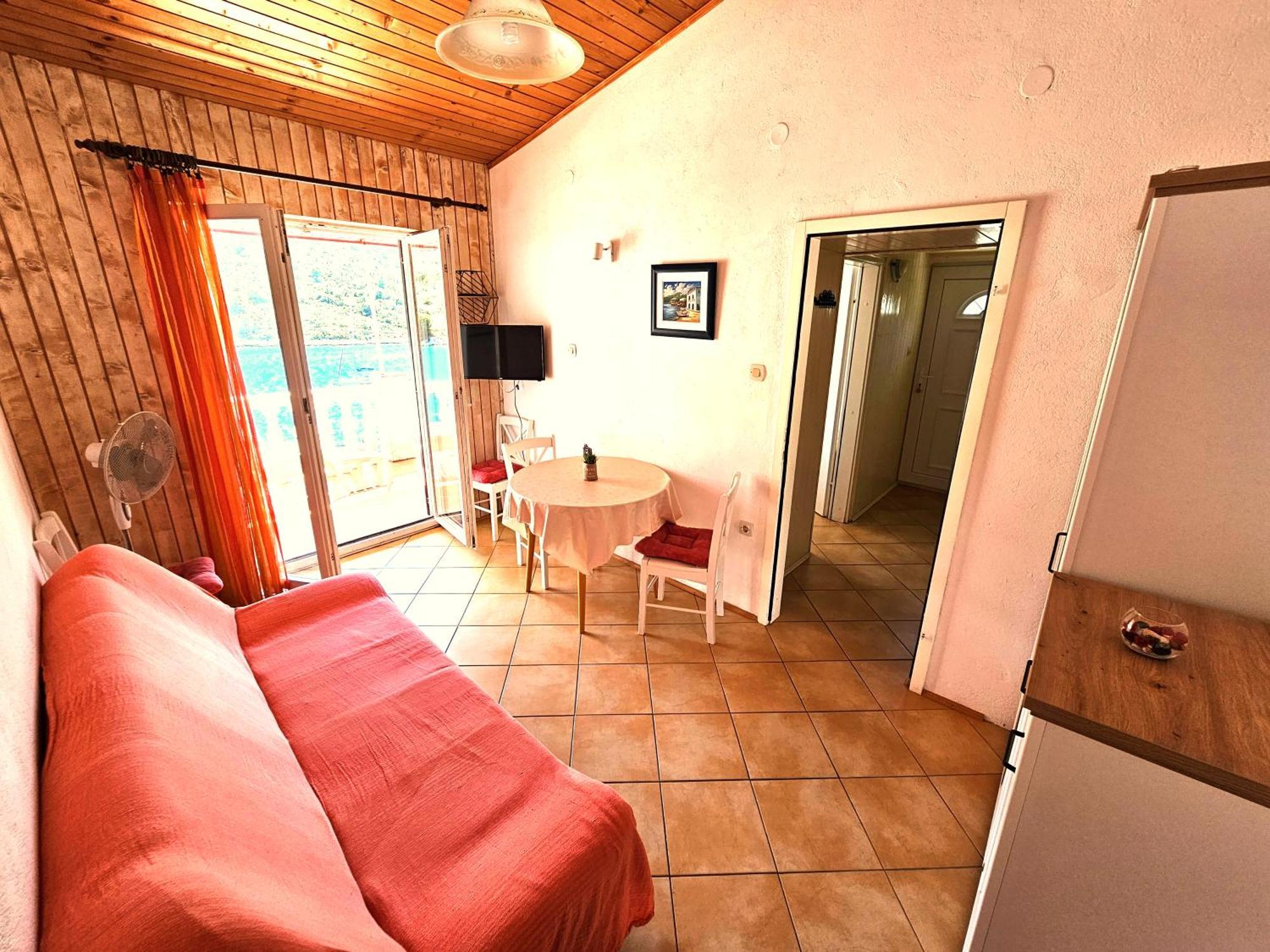 Apartments Carmen Vinišće Eksteriør billede