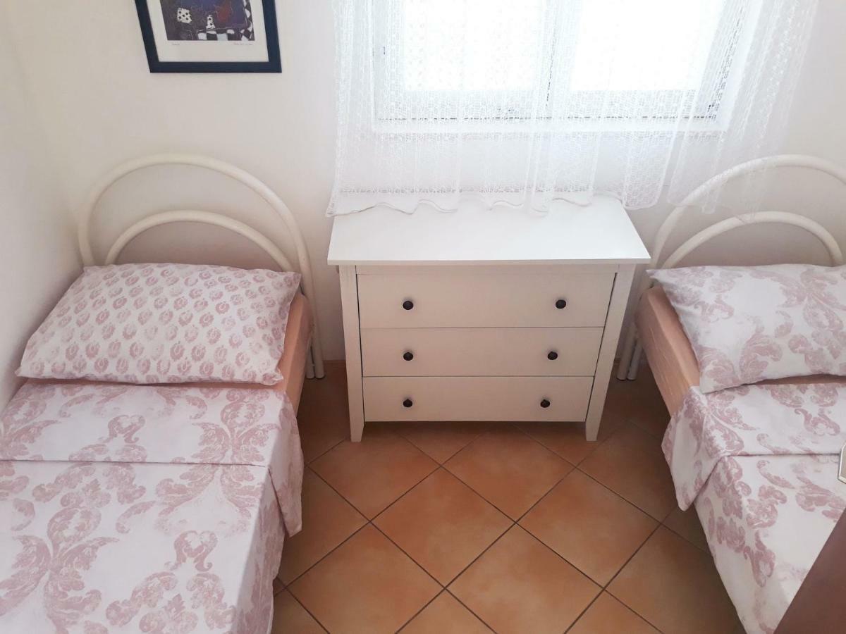 Apartments Carmen Vinišće Eksteriør billede